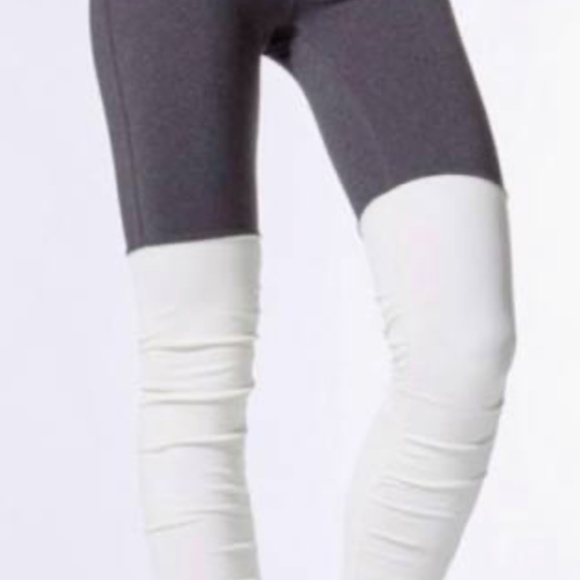 ALO - High waist Goddess Legging - Picture 6 of 6